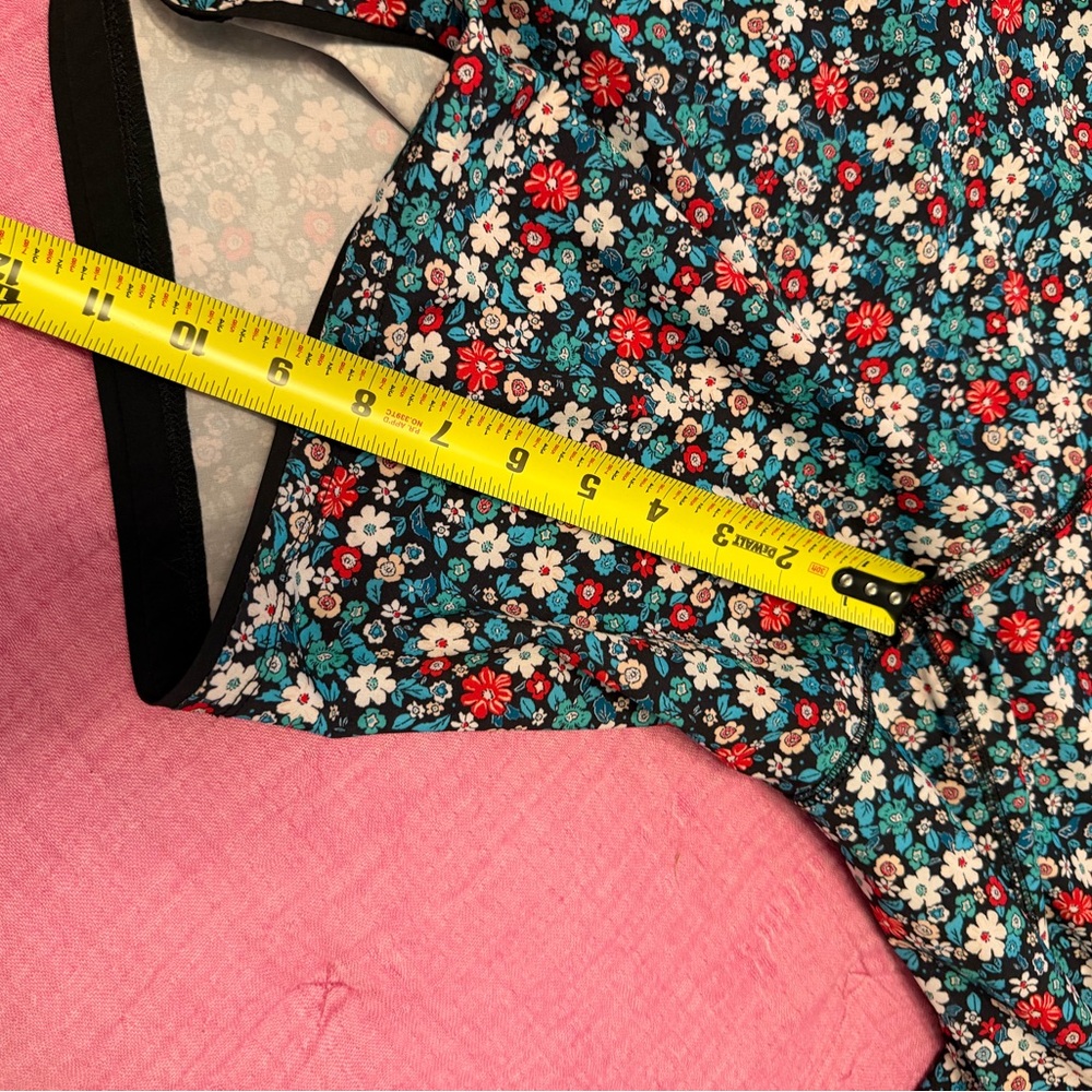 Lands’ End Floral Swim Shorts Size 18W Black Blue Red Tummy Control Swim Bottoms - Picture 8 of 8